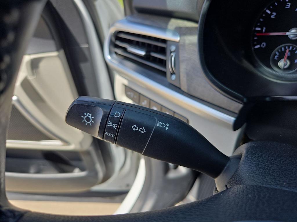 Thumbnail: 2020 Kia Telluride - 30