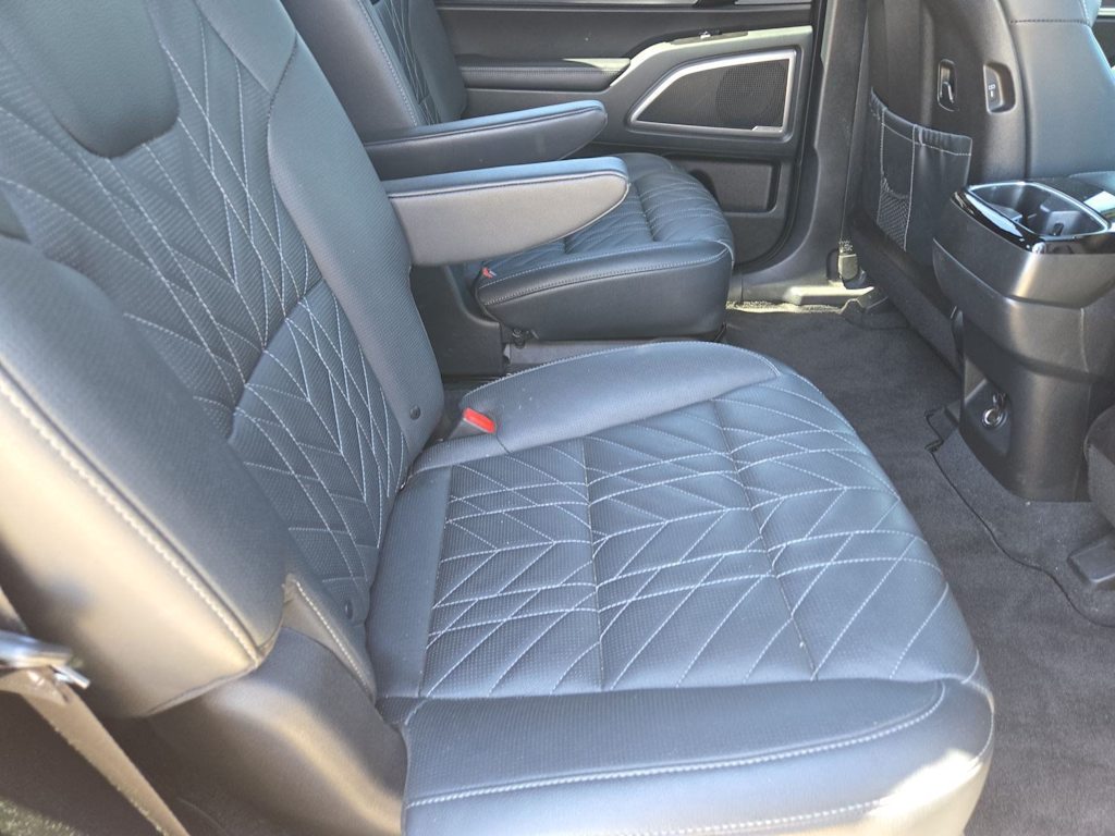 Thumbnail: 2025 Kia Telluride - 24