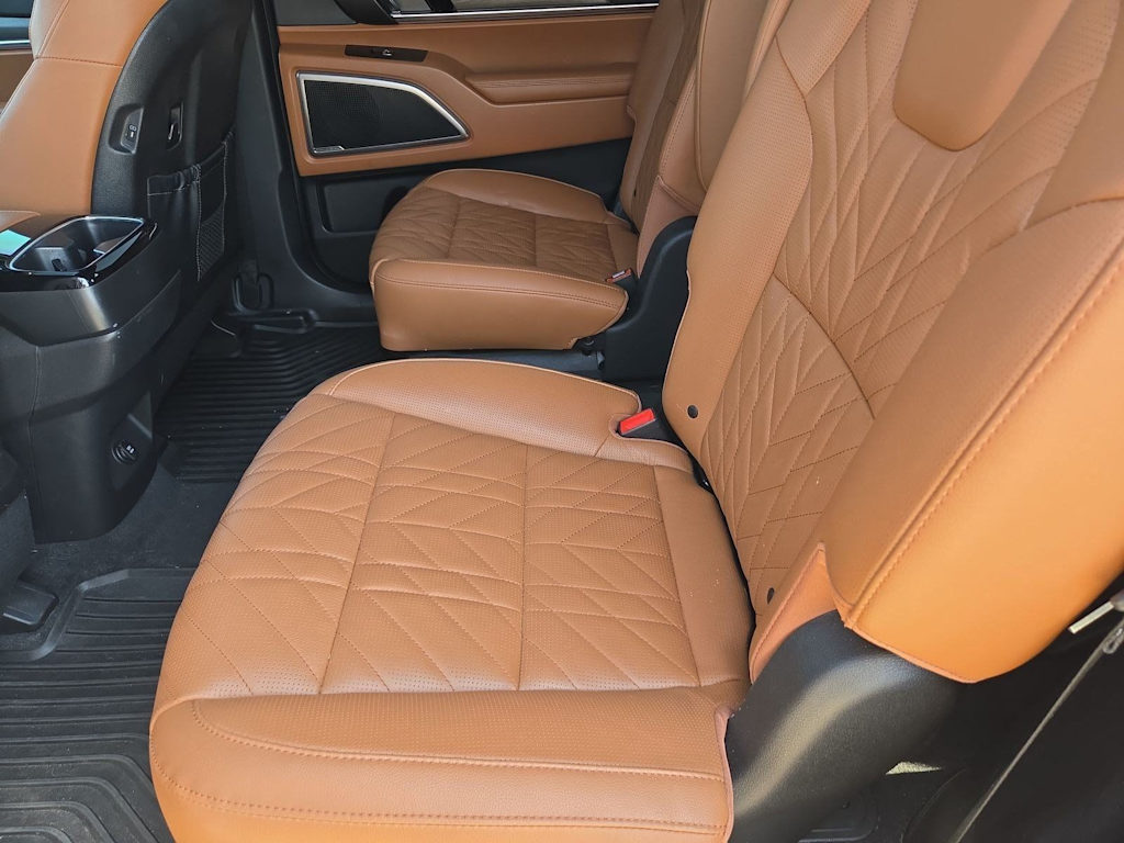 Thumbnail: 2024 Kia Telluride - 23