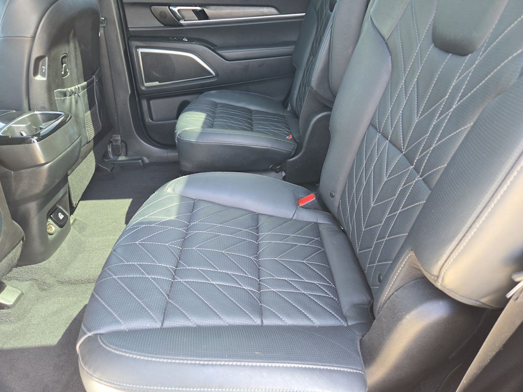 Thumbnail: 2023 Kia Telluride - 23