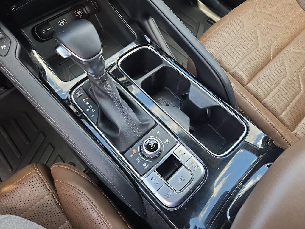 Thumbnail: 2021 Kia Telluride - 16