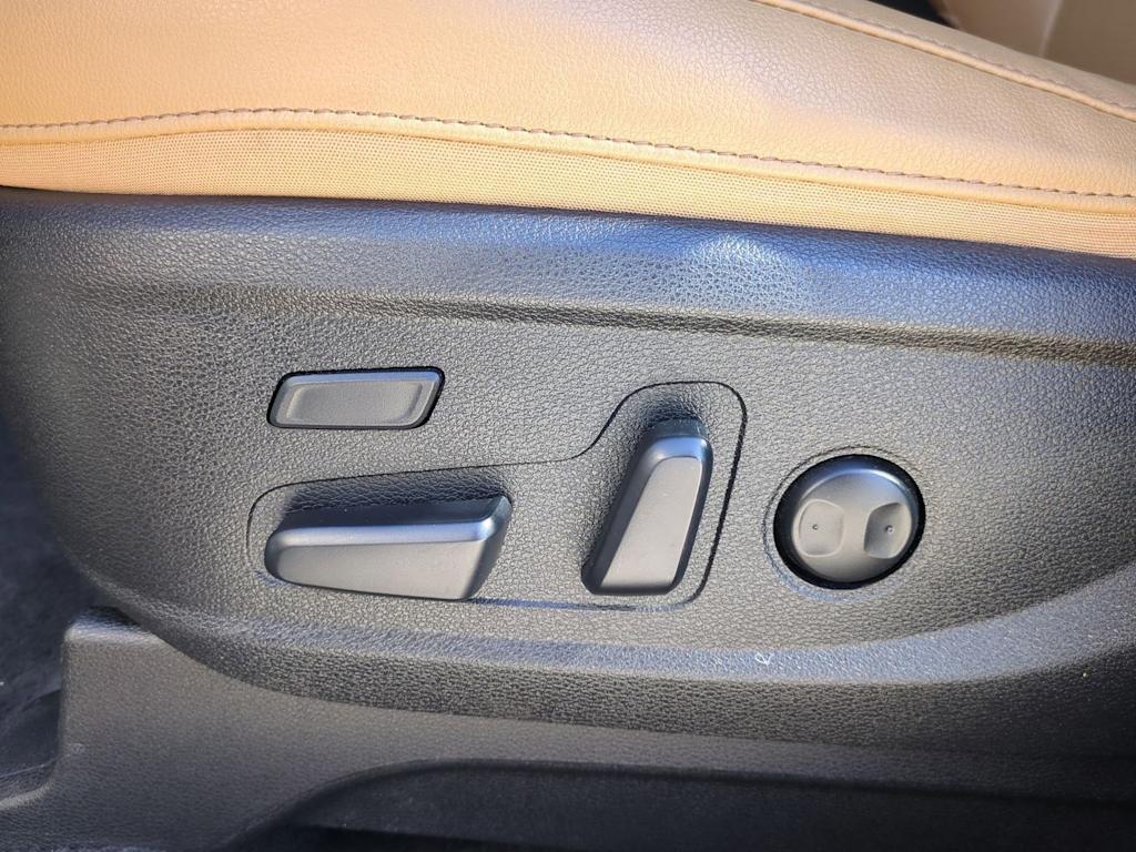 Thumbnail: 2022 Kia Telluride - 26