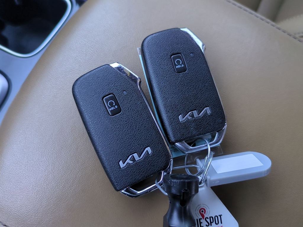 Thumbnail: 2022 Kia Telluride - 19