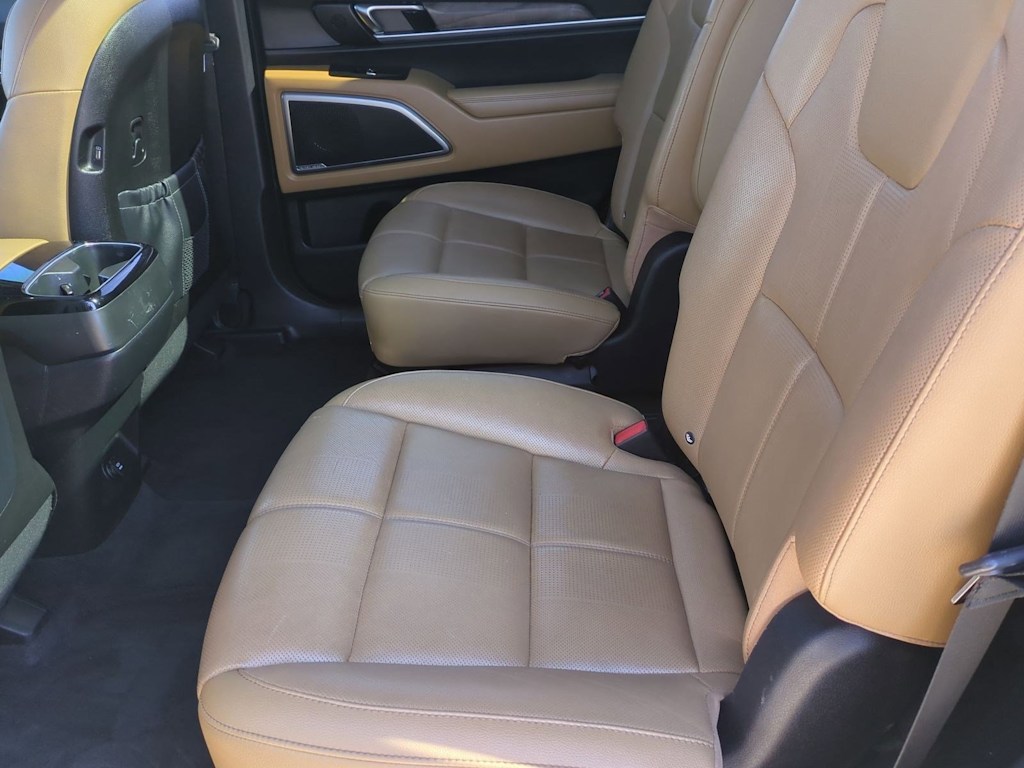 Thumbnail: 2022 Kia Telluride - 28