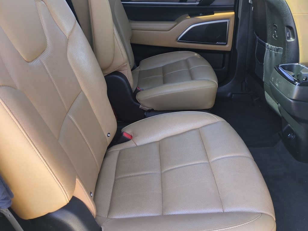 Thumbnail: 2022 Kia Telluride - 29