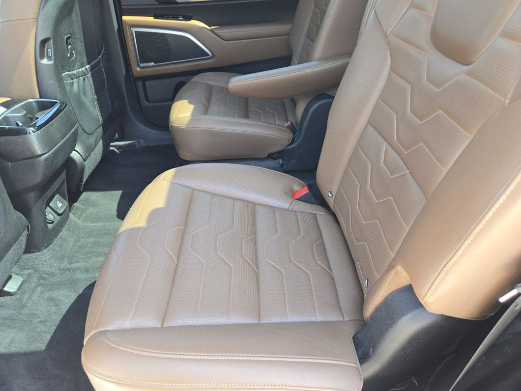 Thumbnail: 2022 Kia Telluride - 25