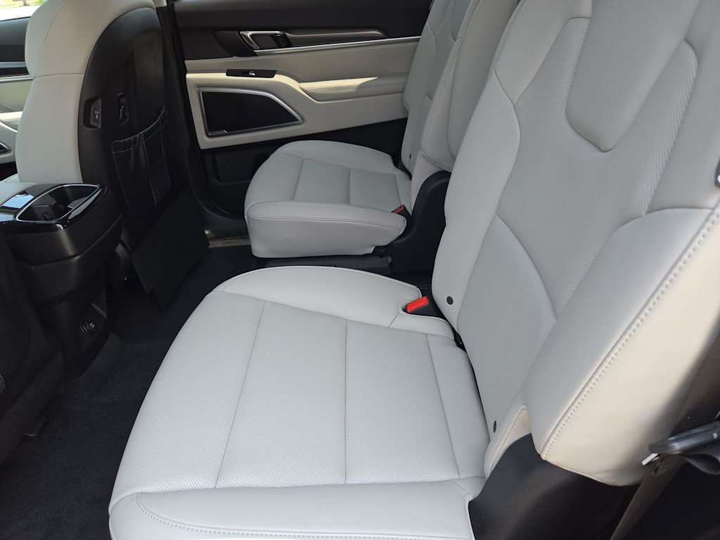 Thumbnail: 2023 Kia Telluride - 24