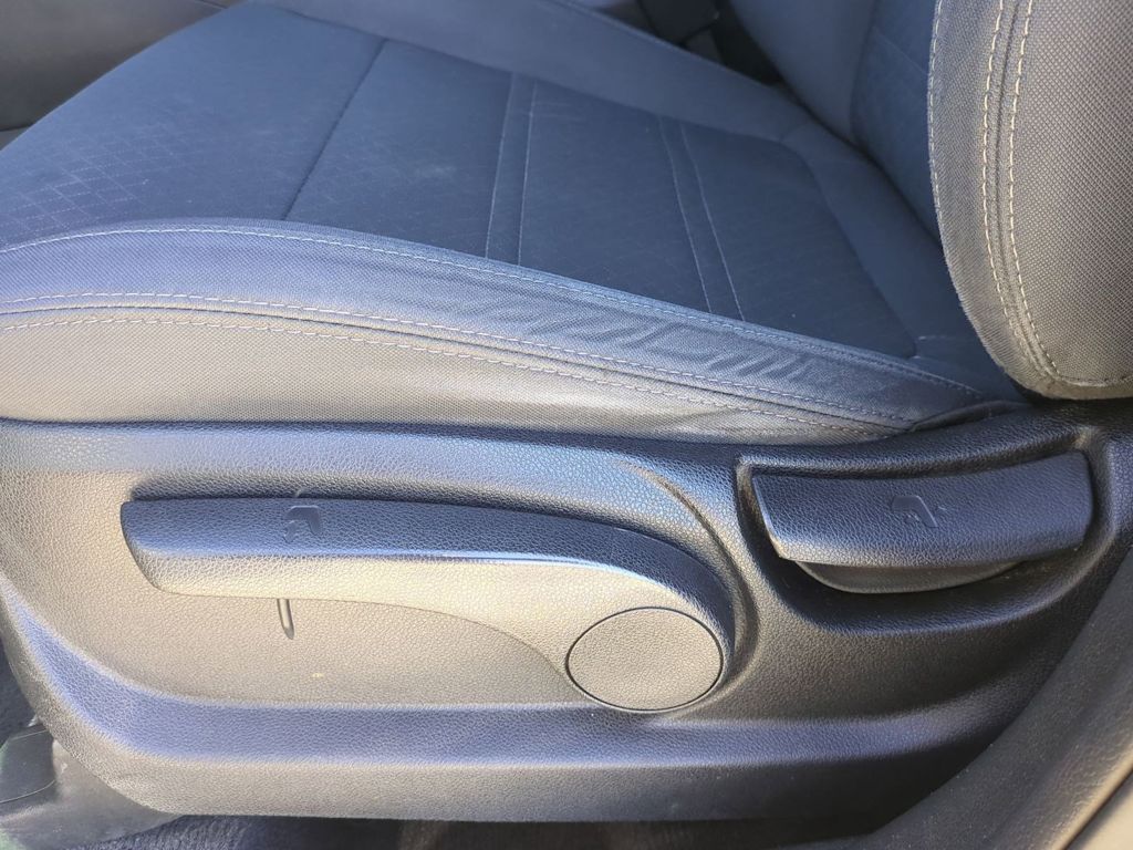 Thumbnail: 2020 Kia Sorento - 25