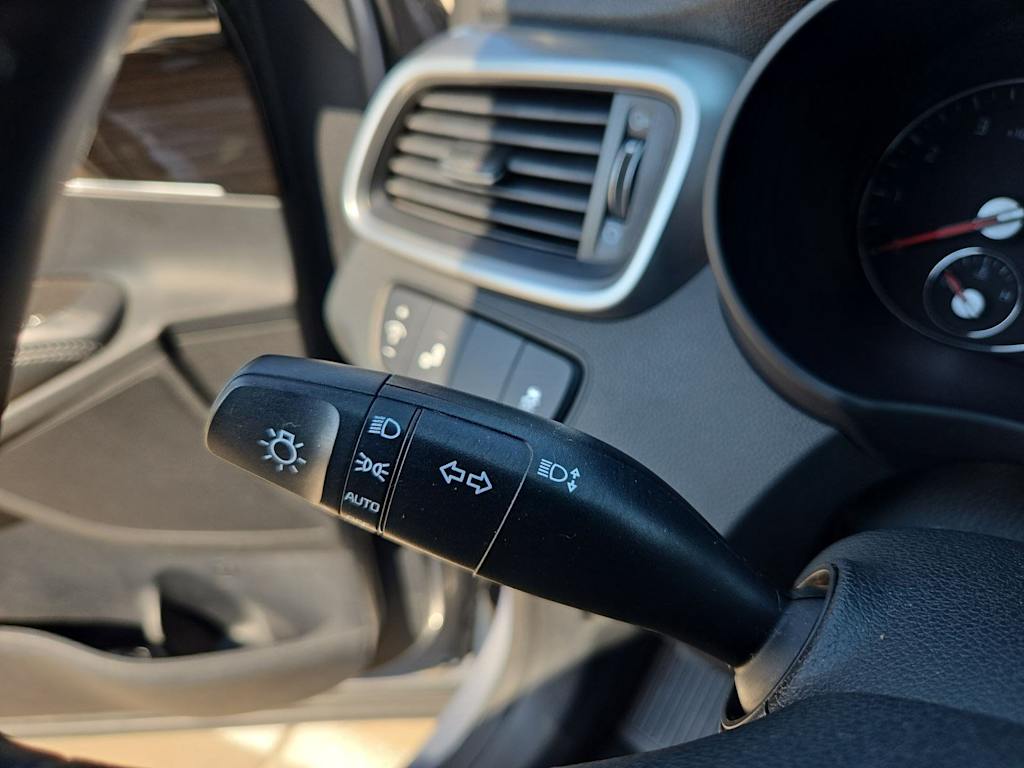 Thumbnail: 2020 Kia Sorento - 15