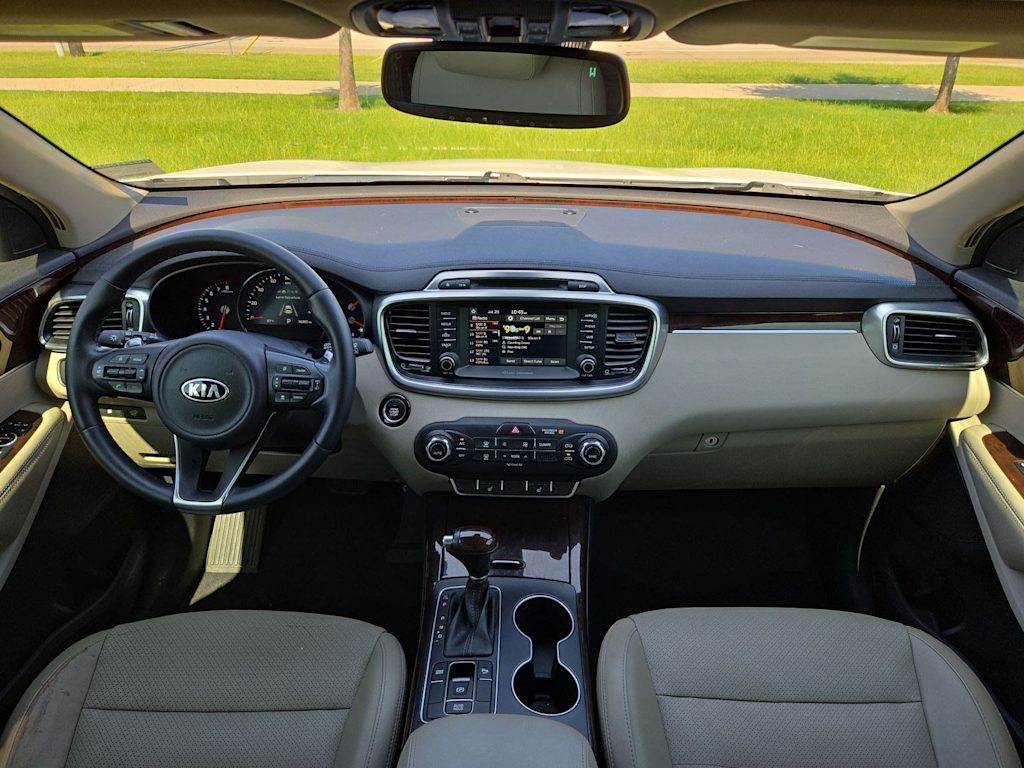 Thumbnail: 2017 Kia Sorento - 9