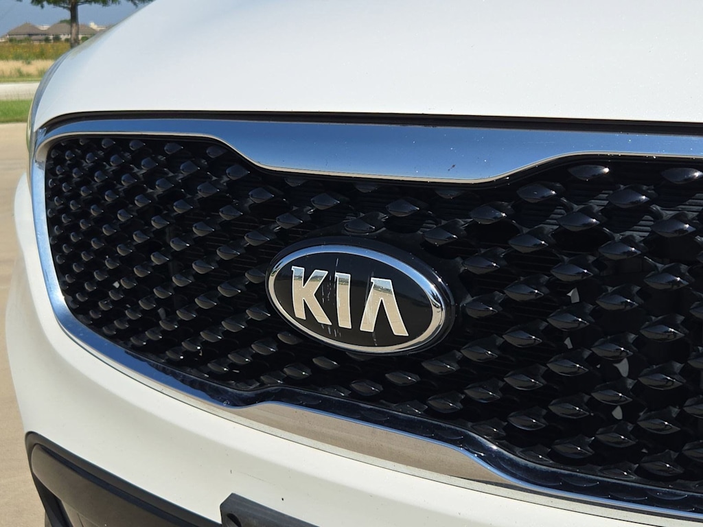 Thumbnail: 2017 Kia Sorento - 7