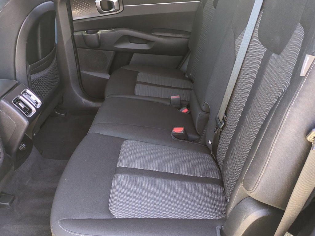 Thumbnail: 2025 Kia Sorento - 25