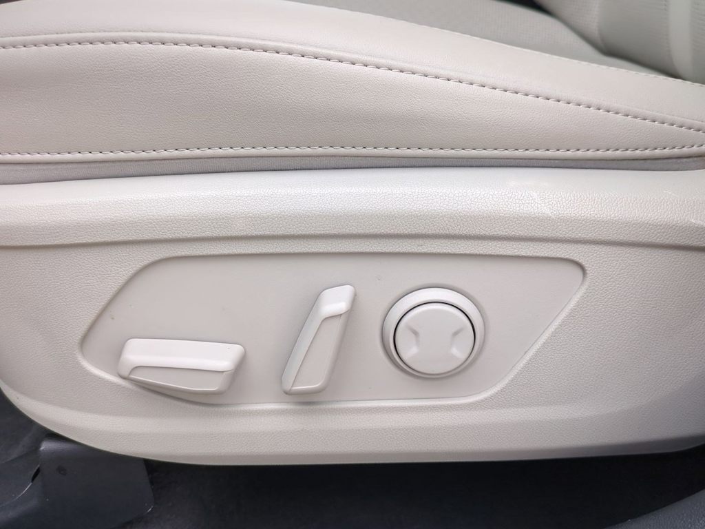 Thumbnail: 2024 Kia Sorento - 23