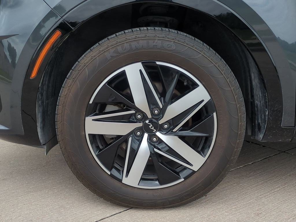 2022 Kia Sorento EX 8