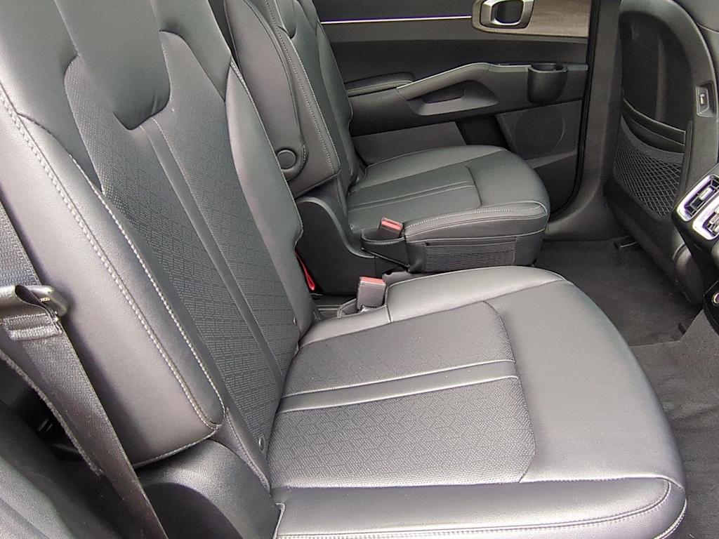 2022 Kia Sorento EX 27