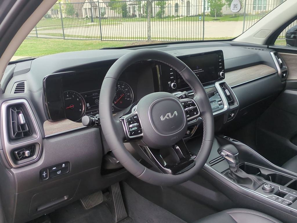 2022 Kia Sorento EX 2