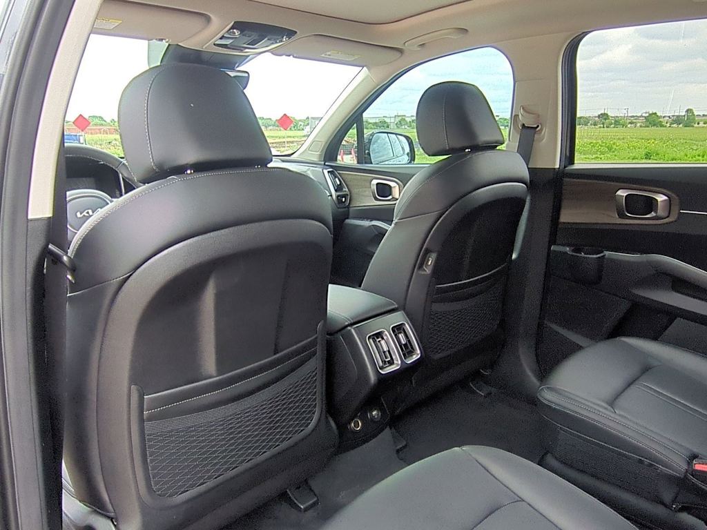 2022 Kia Sorento EX 13