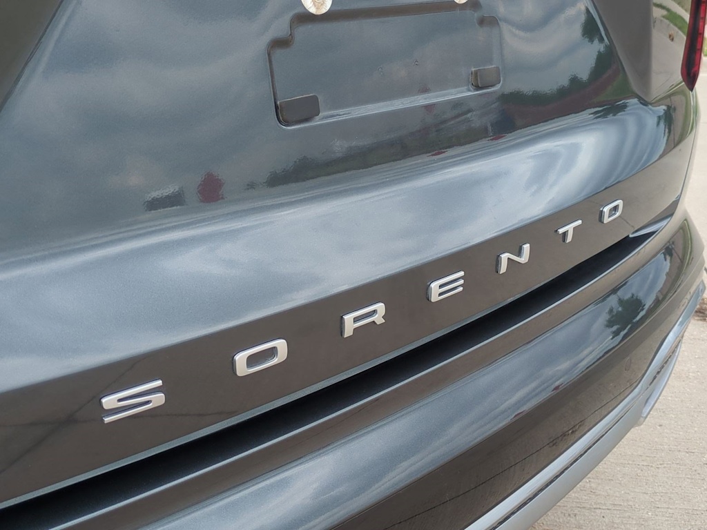 2022 Kia Sorento EX 23