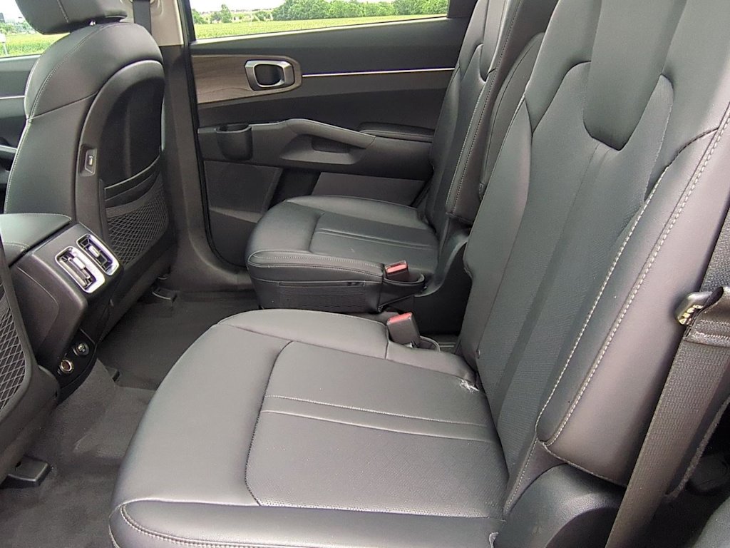 2022 Kia Sorento EX 26