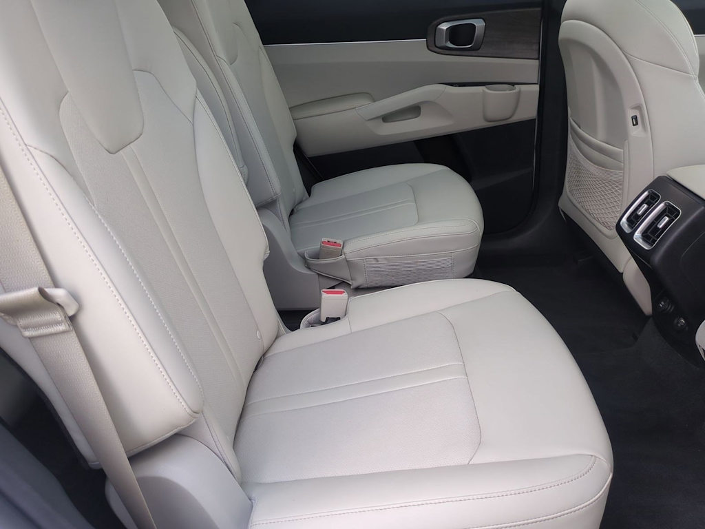 Thumbnail: 2022 Kia Sorento - 26