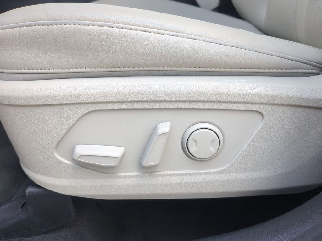 Thumbnail: 2022 Kia Sorento - 23