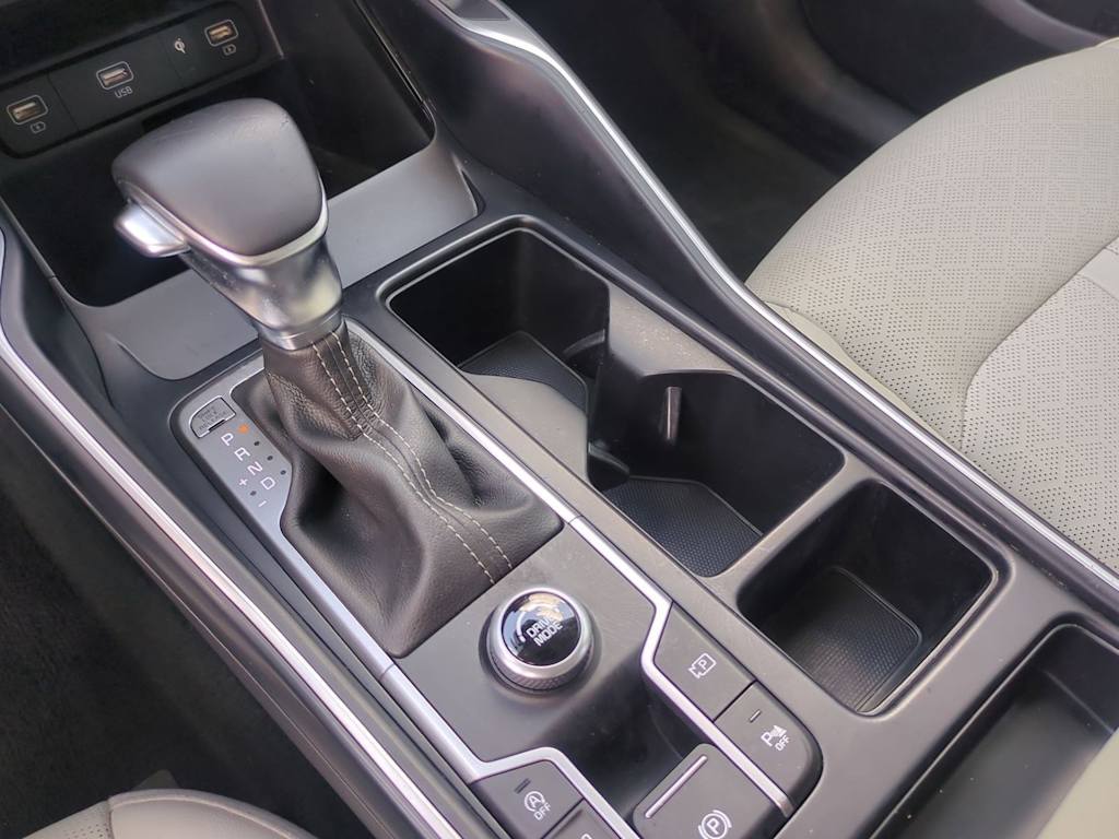 Thumbnail: 2022 Kia Sorento - 16