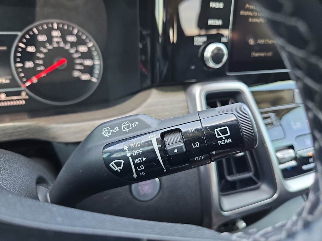 Thumbnail: 2023 Kia Sorento - 16