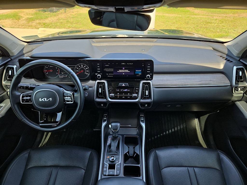 Thumbnail: 2023 Kia Sorento - 9