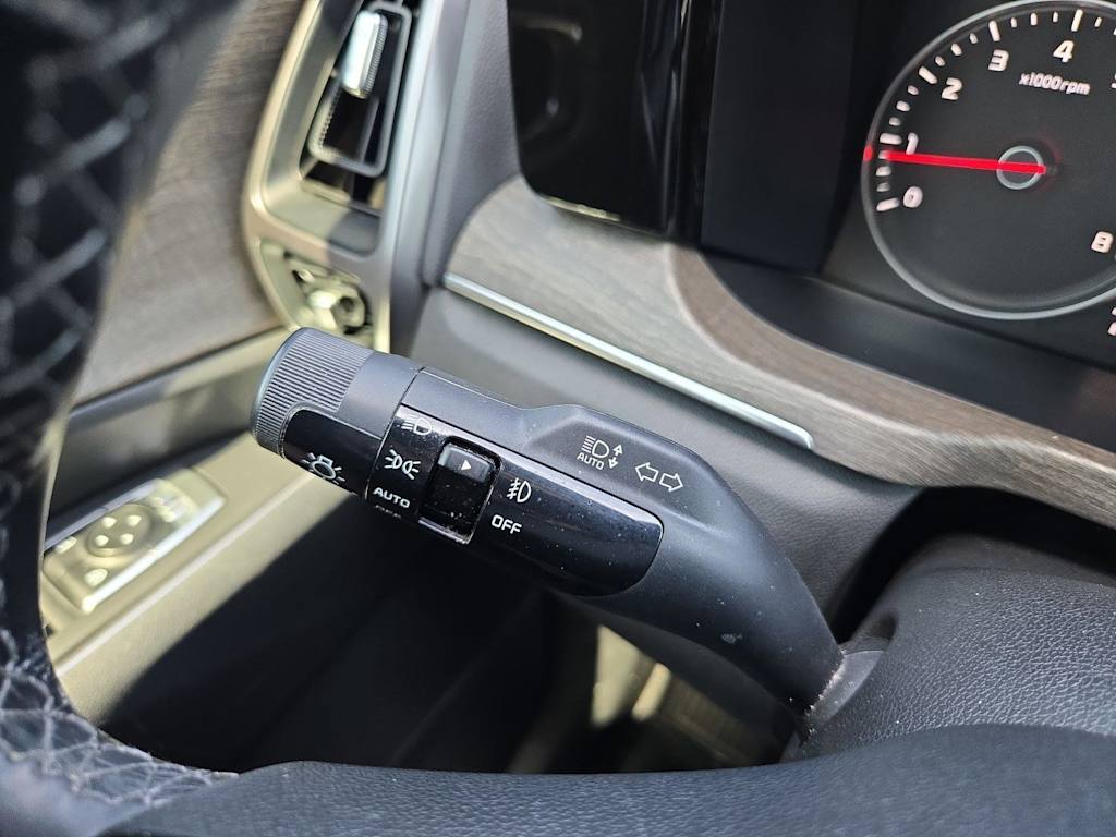 Thumbnail: 2023 Kia Sorento - 18