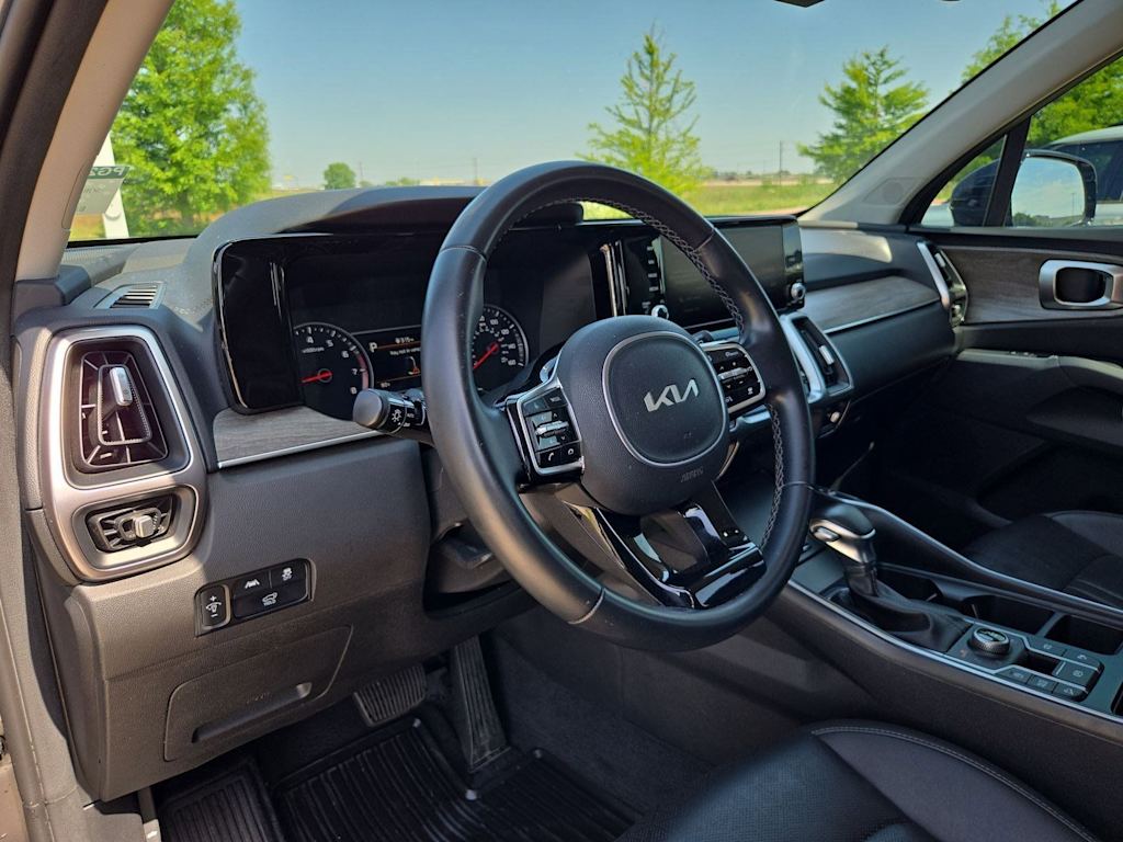 Thumbnail: 2023 Kia Sorento - 2