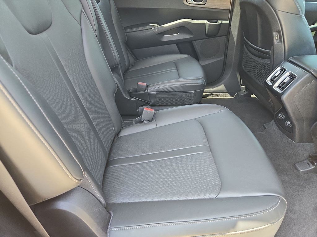Thumbnail: 2021 Kia Sorento - 22