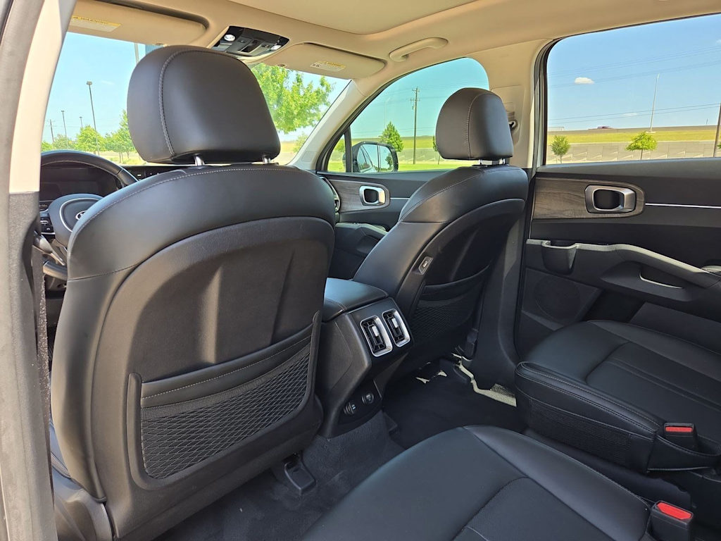 Thumbnail: 2021 Kia Sorento - 12