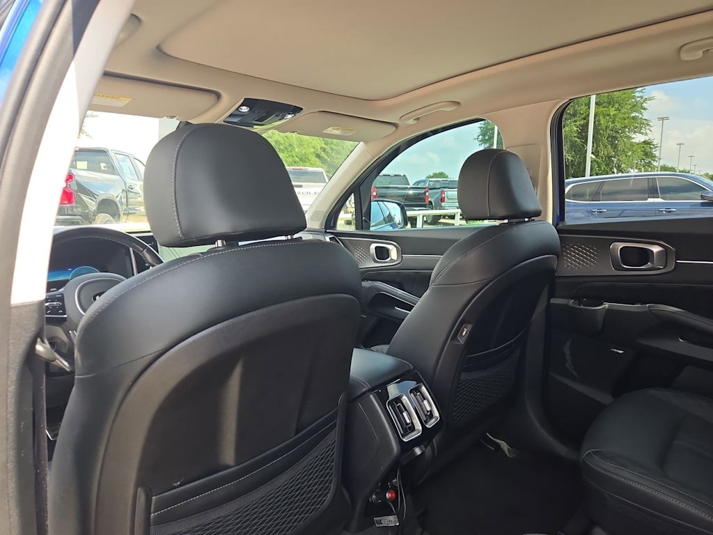 Thumbnail: 2021 Kia Sorento - 12