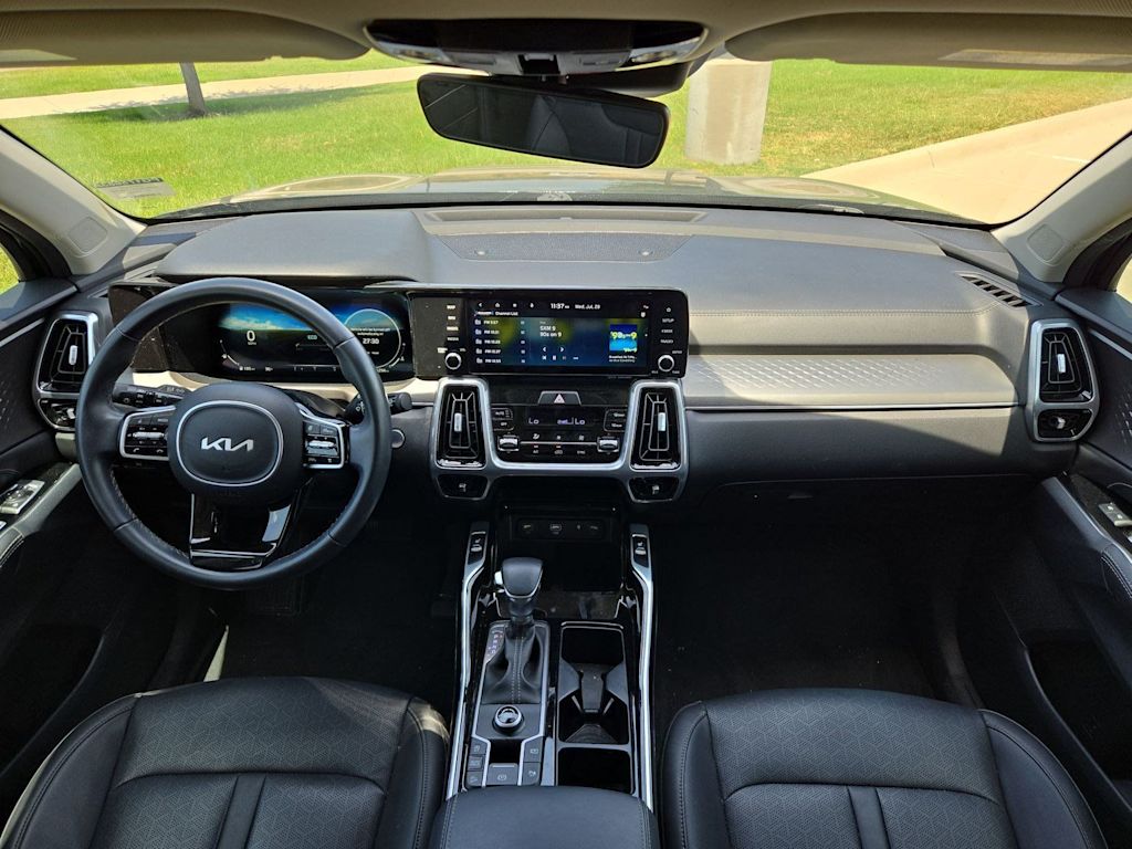 Thumbnail: 2023 Kia Sorento - 9