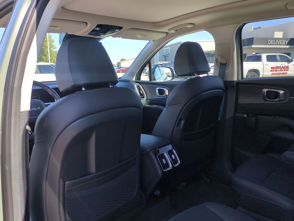 Thumbnail: 2025 Kia Sorento - 13