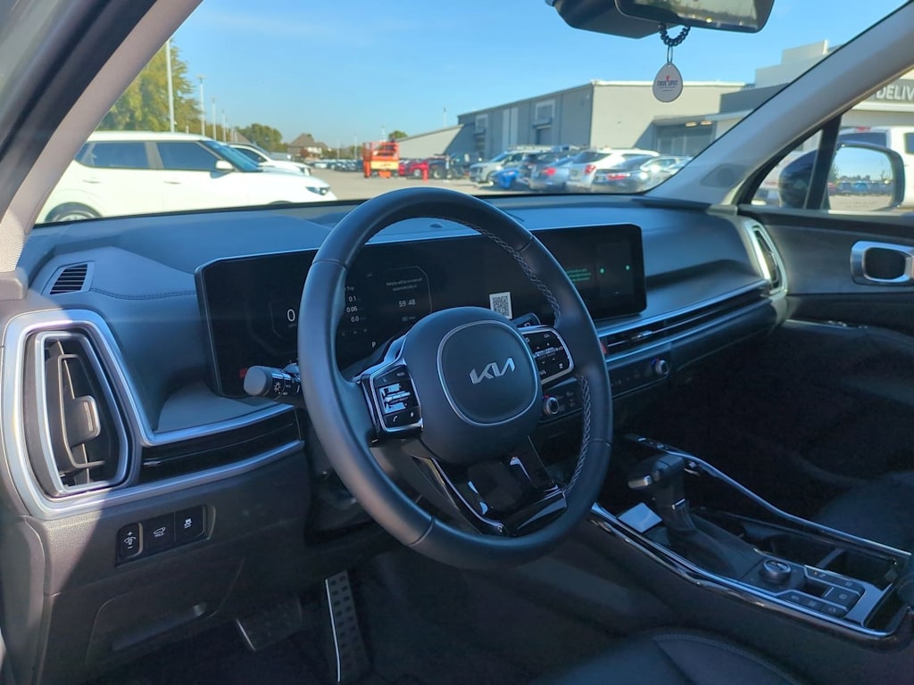 Thumbnail: 2025 Kia Sorento - 2