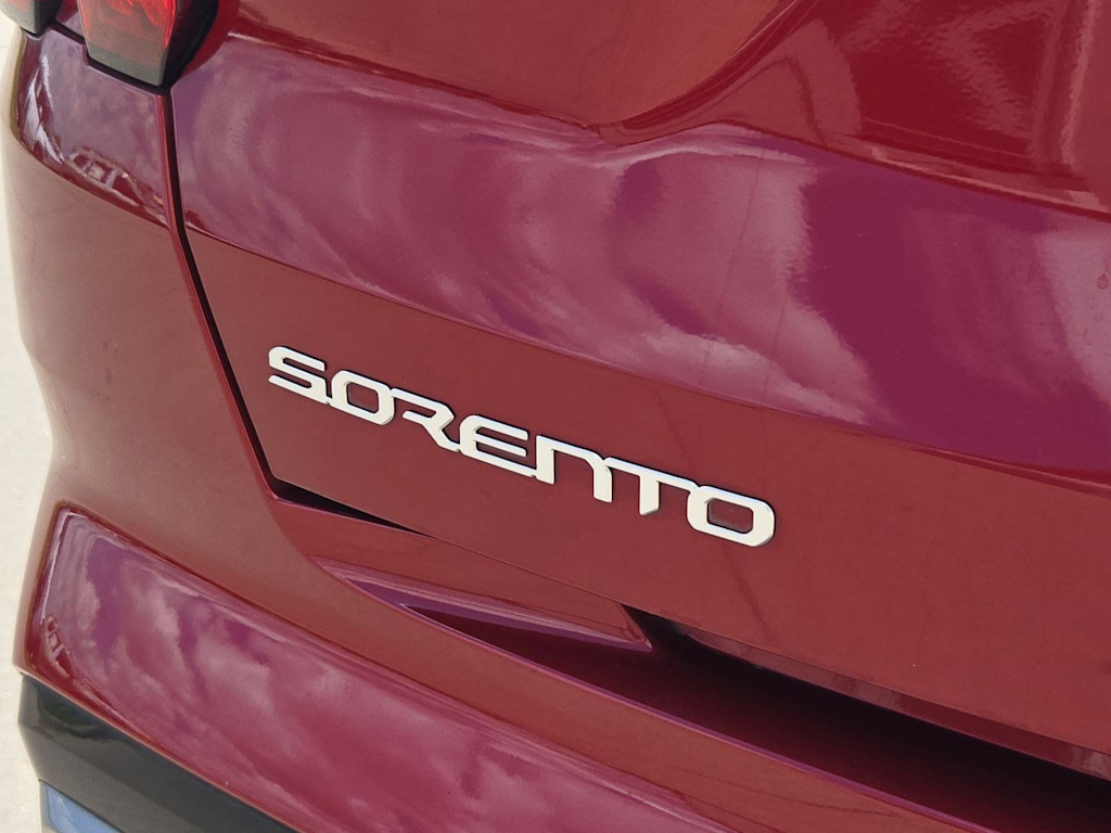 Thumbnail: 2023 Kia Sorento - 7