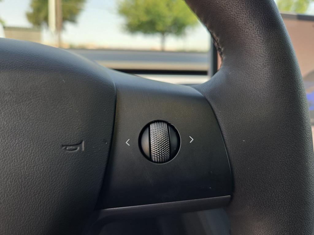 Thumbnail: 2023 Tesla Model 3 - 25