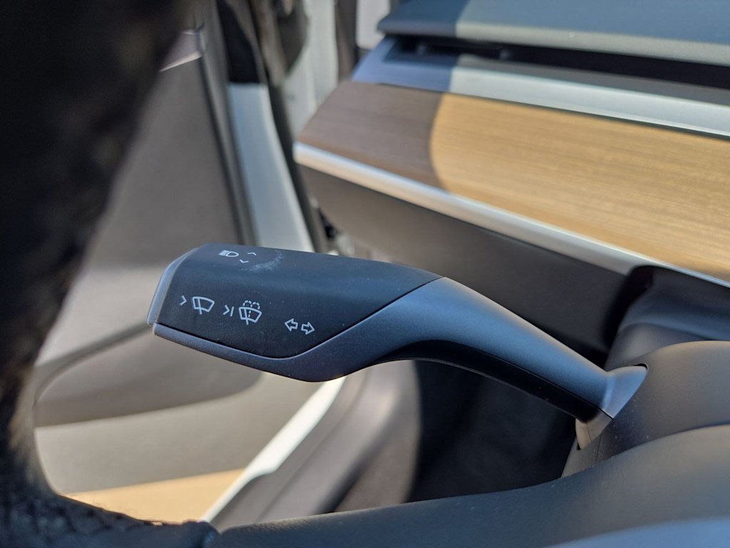 Thumbnail: 2023 Tesla Model 3 - 15