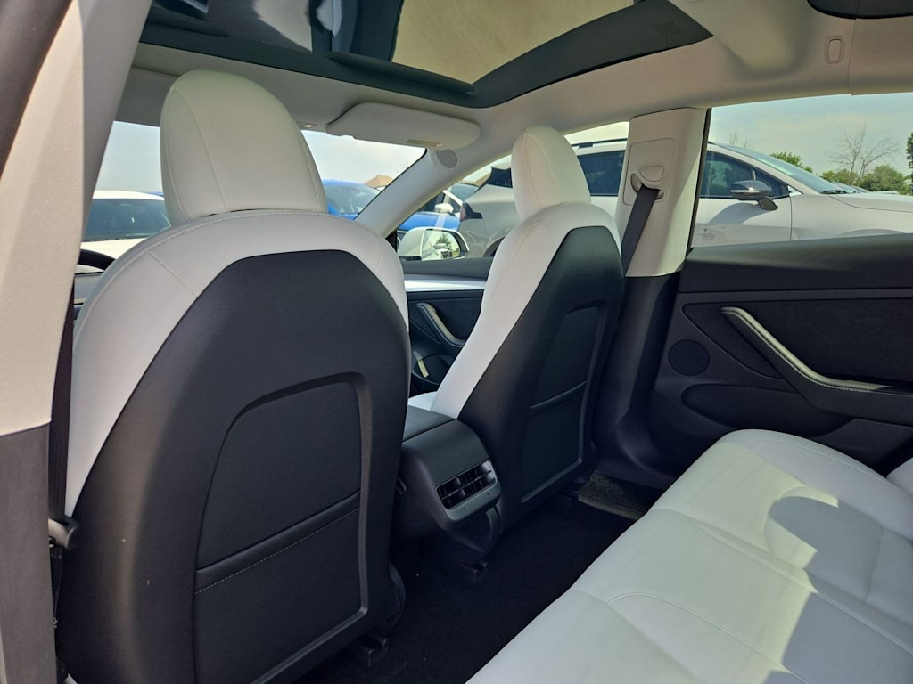 Thumbnail: 2022 Tesla Model 3 - 12