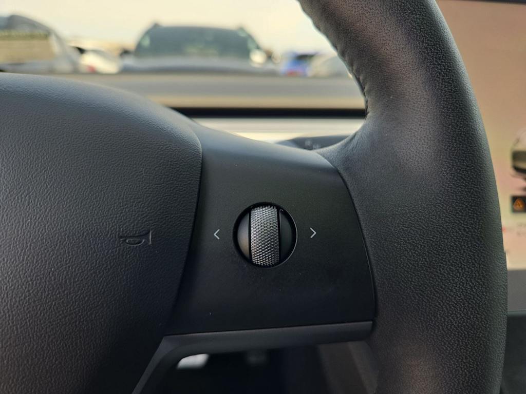 Thumbnail: 2022 Tesla Model 3 - 24