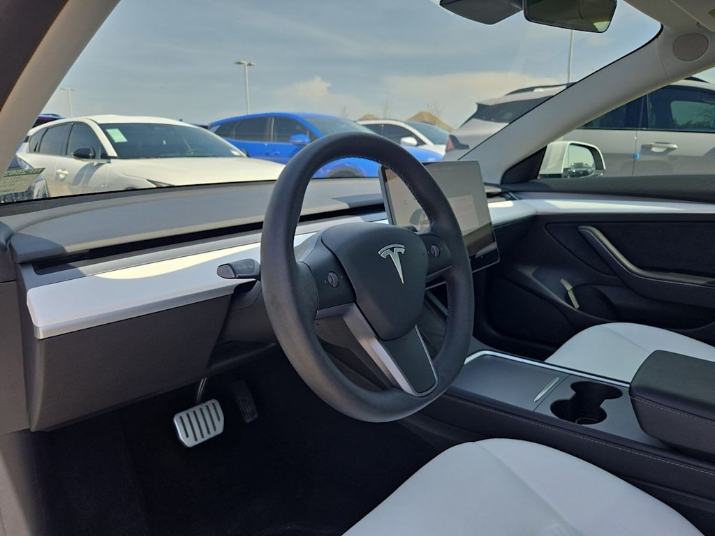 Thumbnail: 2022 Tesla Model 3 - 2