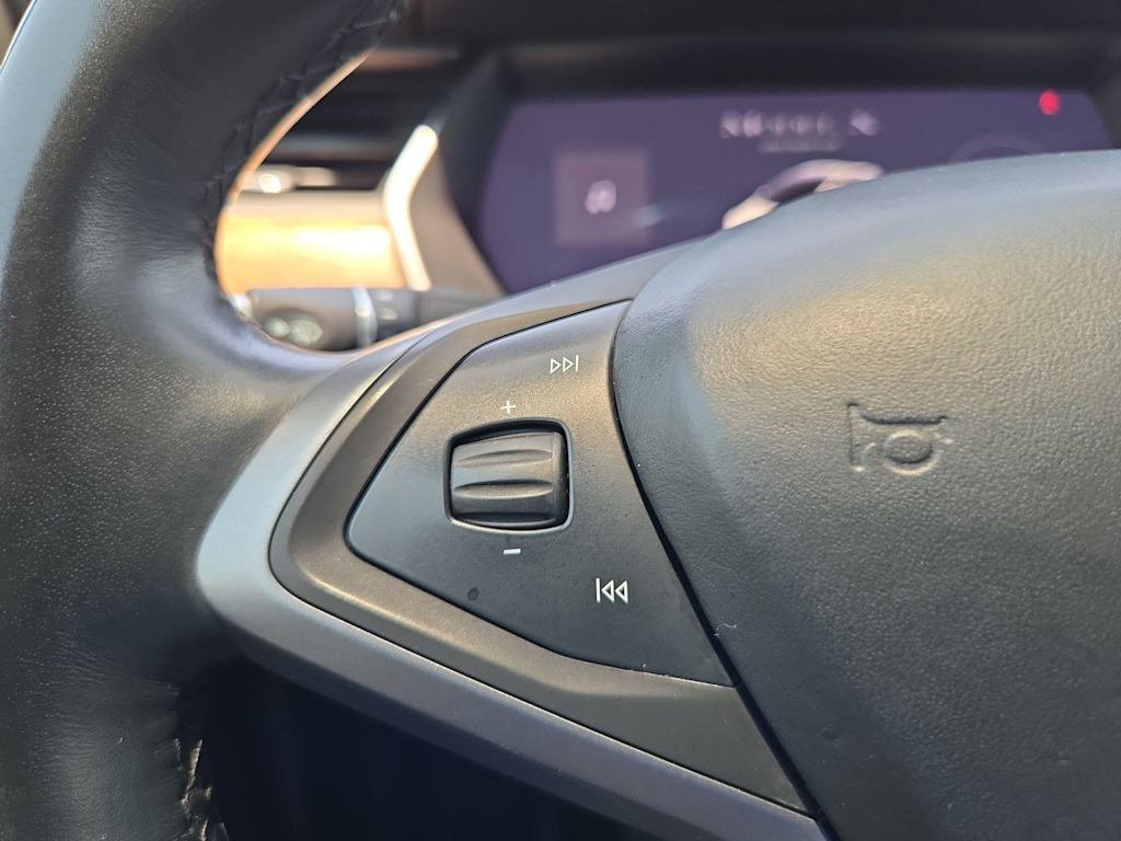 Thumbnail: 2020 Tesla Model X - 25
