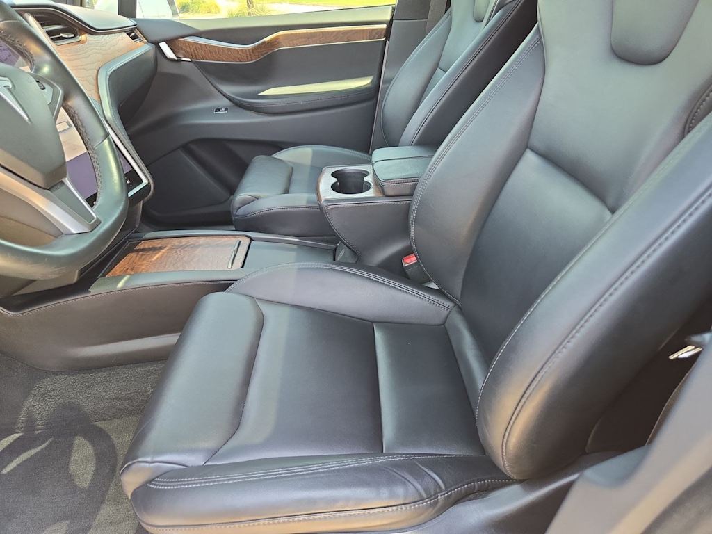 Thumbnail: 2020 Tesla Model X - 10