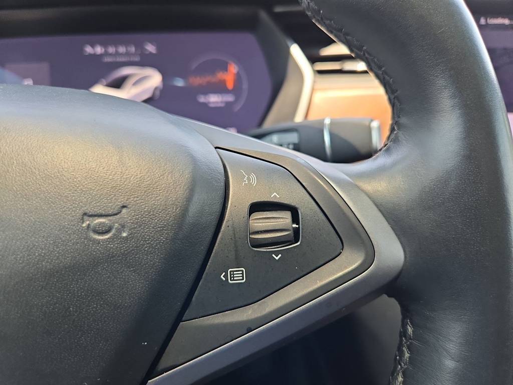 Thumbnail: 2020 Tesla Model X - 26