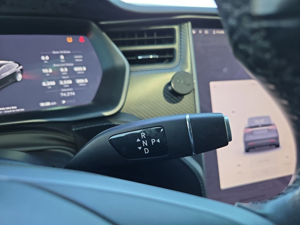 Thumbnail: 2021 Tesla Model X - 15