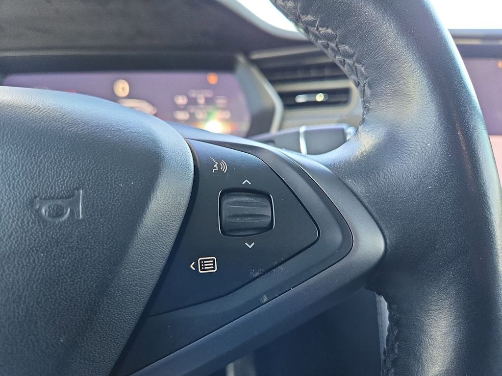 Thumbnail: 2021 Tesla Model X - 24