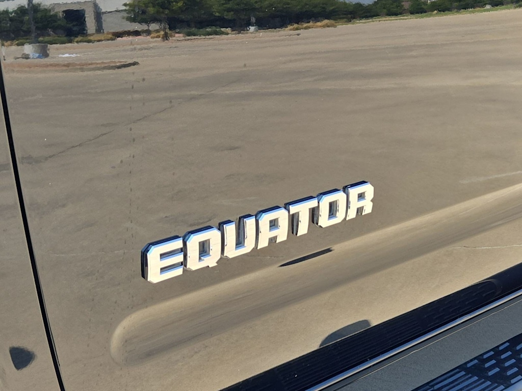 Thumbnail: 2011 Suzuki Equator - 7