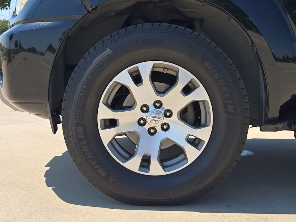 Thumbnail: 2011 Suzuki Equator - 8