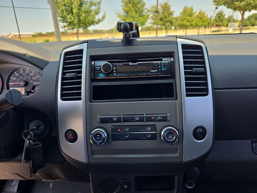 Thumbnail: 2011 Suzuki Equator - 14